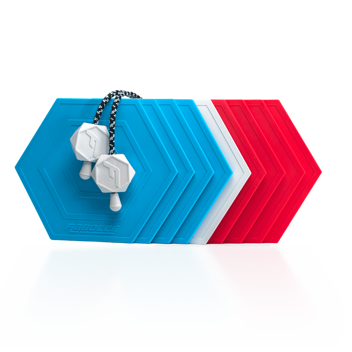 The Americano flat bocce set with red and blue flabs