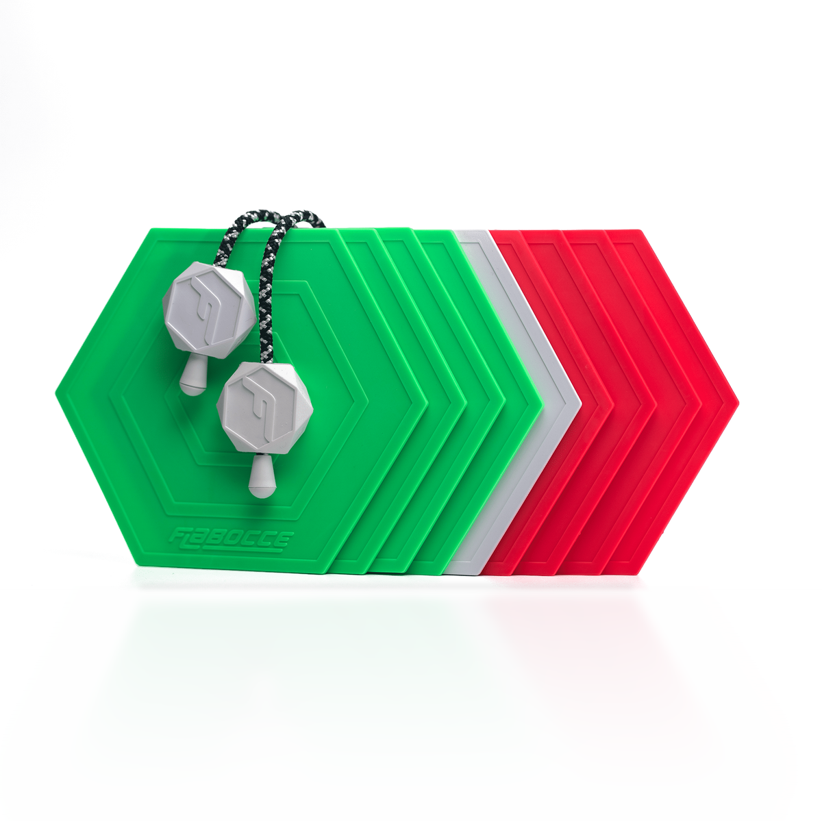 The Italiano flat bocce set with red and green flabs
