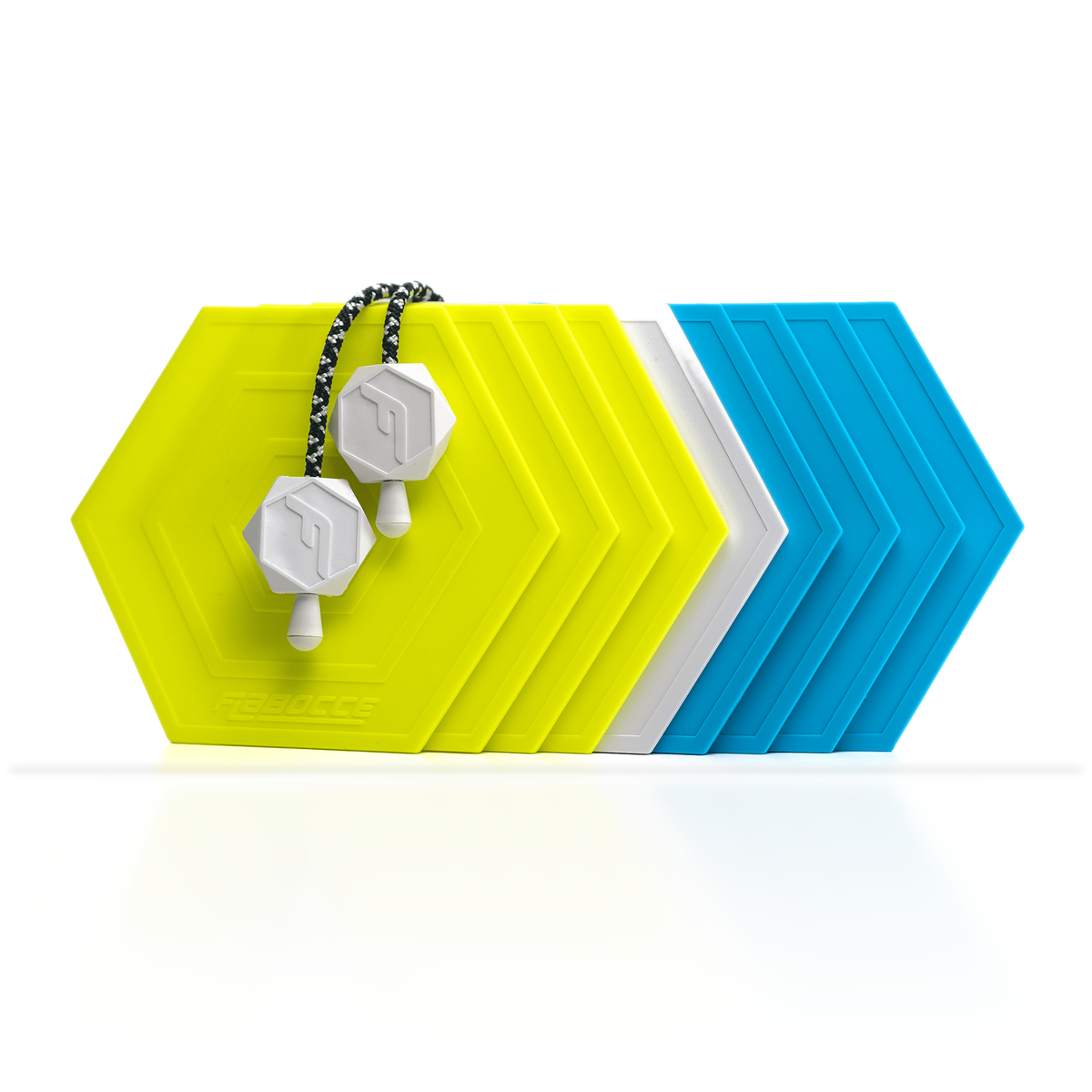 The Michigander flat bocce set with blue and yellow flabs
